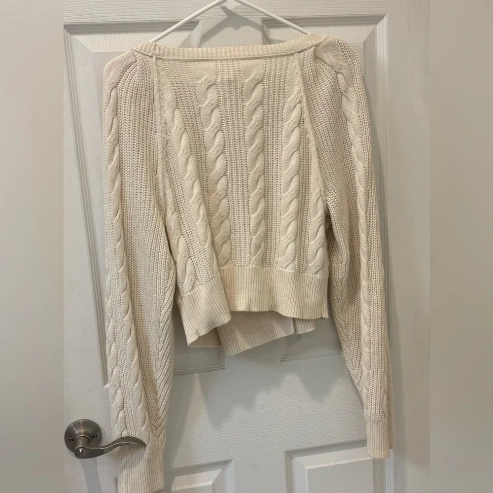 Aerie‎ Cream Color Crop Cable Knit Sweater